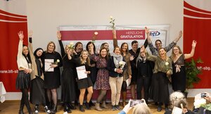 Gruppenfoto der Absolventinnen der Ausbildung zur Ordinationsassistenz am BFI Salzburg